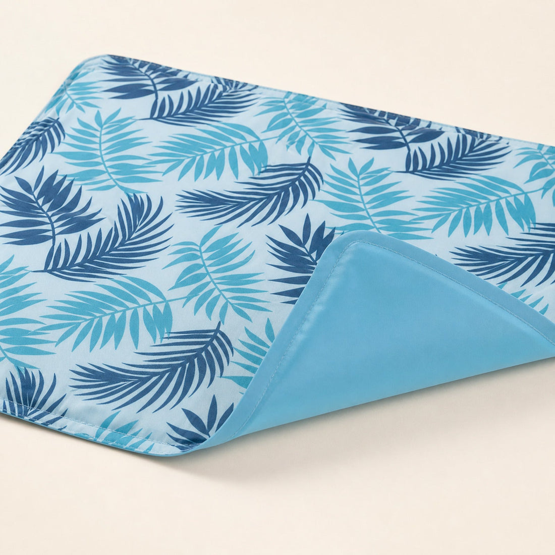 Trixie Koelmat met Palmbladeren Print Lichtblauw detail onderzijde